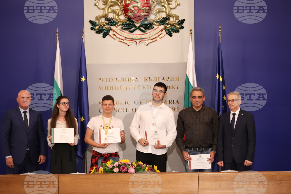 Николай Денков - ученици - награди