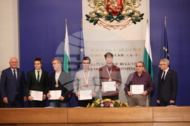 Николай Денков - ученици - награди