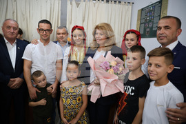 Албания - Елбасан - Илияна Йотова - неделно училище - нова учебна година