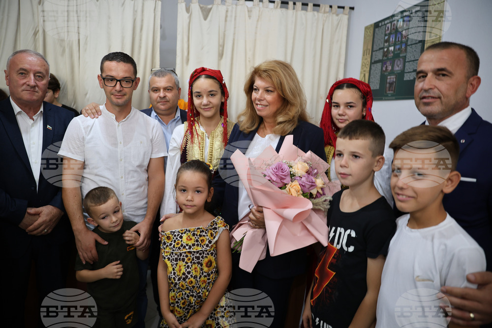 Албания - Елбасан - Илияна Йотова - неделно училище - нова учебна година