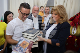 Албания - Елбасан - Илияна Йотова - неделно училище - нова учебна година