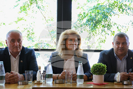 Албания - Елбасан - Илияна Йотова - българско национално малцинство - среща