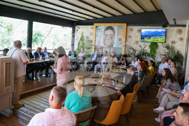 Албания - Елбасан - Илияна Йотова - българско национално малцинство - среща