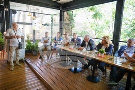 Албания - Елбасан - Илияна Йотова - българско национално малцинство - среща