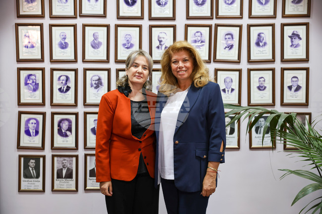 Албания - Илияна Йотова - Майлинда Периу - среща