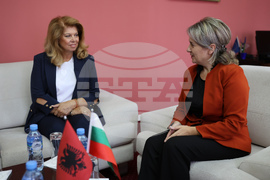 Албания - Илияна Йотова - Майлинда Периу - среща