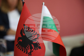 Албания - Илияна Йотова - Майлинда Периу - среща