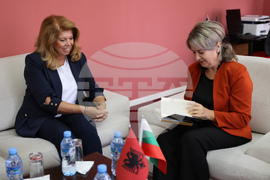 Албания - Илияна Йотова - Майлинда Периу - среща