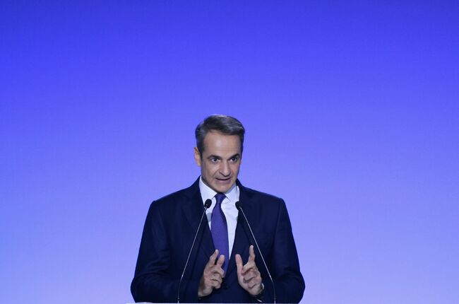 Гръцкият премиер Мицотакис представи национална стратегия за защита на децата от интернет пристрастяване