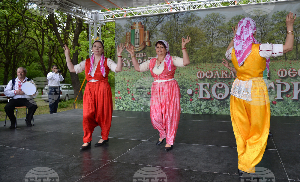 Село Божурово - фолклорен фестивал