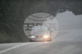 Село Голям Поровец - есенна мъгла