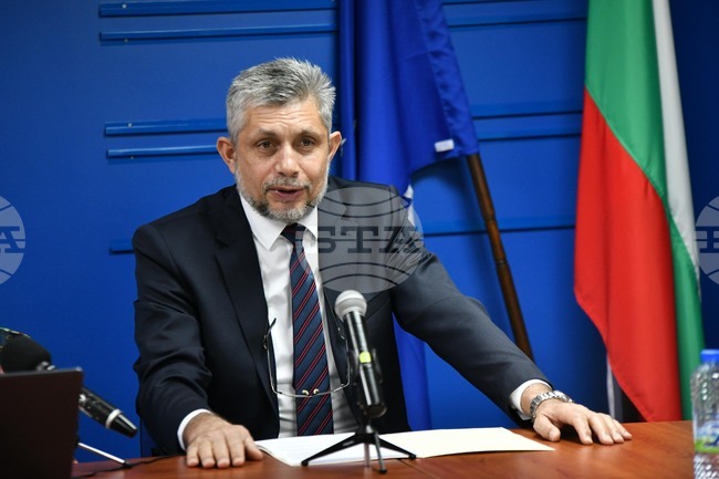 Необходимо е преодоляване на предразсъдъците спрямо ромите, не само у нас, а и в ЕС, каза областният управител на Сливен Веселин Вълчев