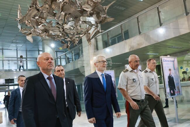 ВМА - Николай Денков - среща