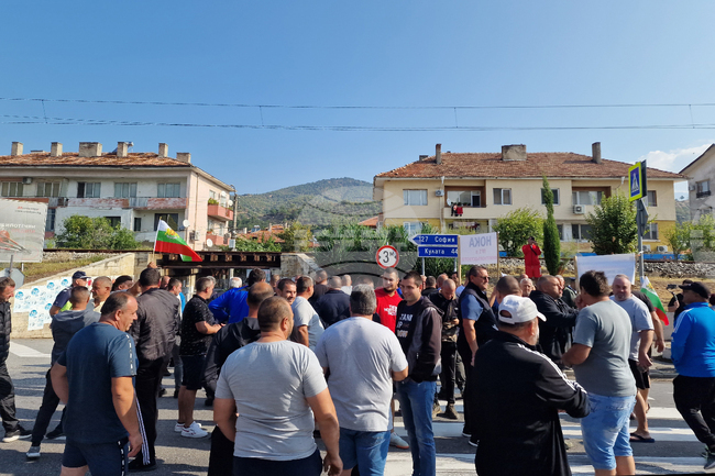 Кресна - земеделски производители - протест