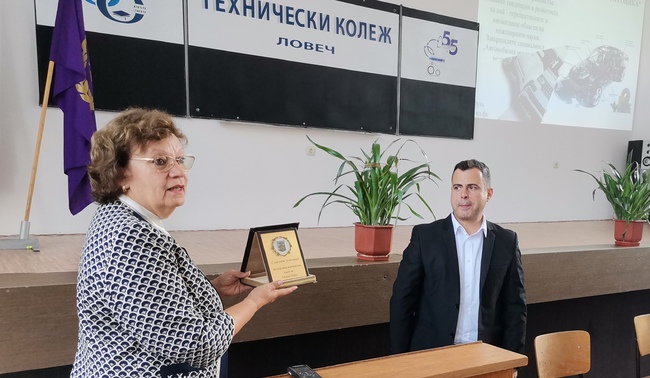 Община Ловеч: Кметът на Ловеч поздрави Техническия колеж за новата учебна година