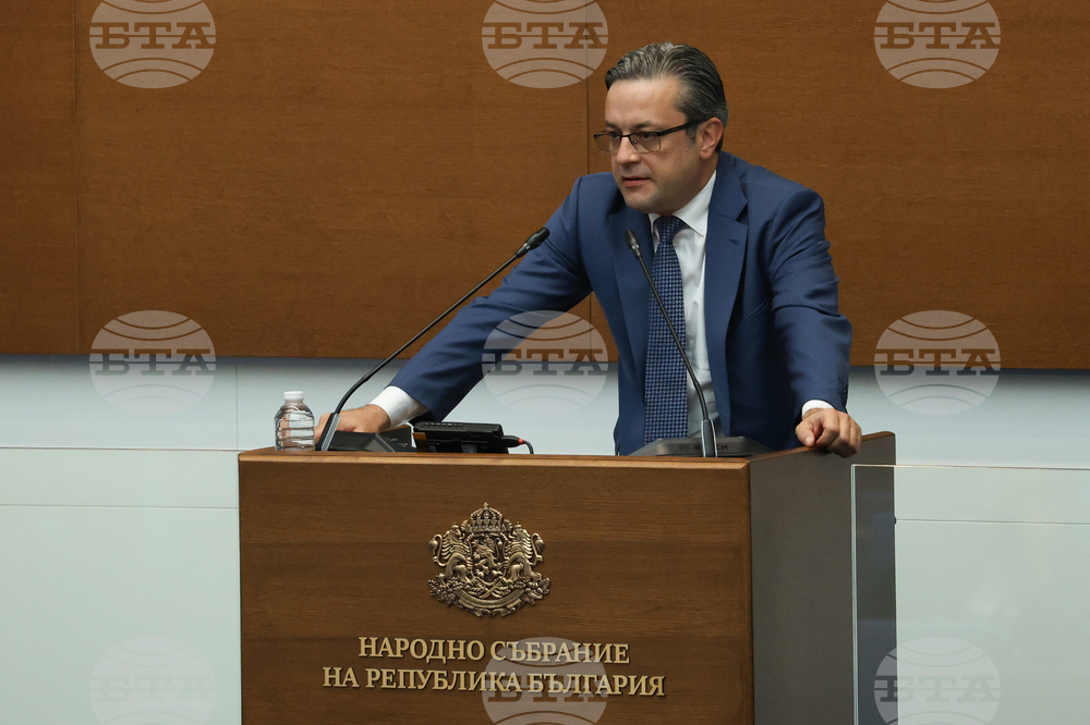 Парламент - заседание - Тома Биков