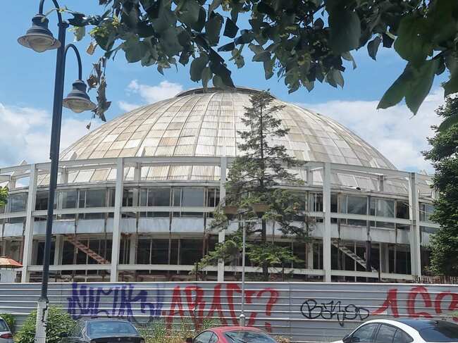 Министерството на културата на Северна Македония ще ръководи реконструкцията на Универсална зала в Скопие