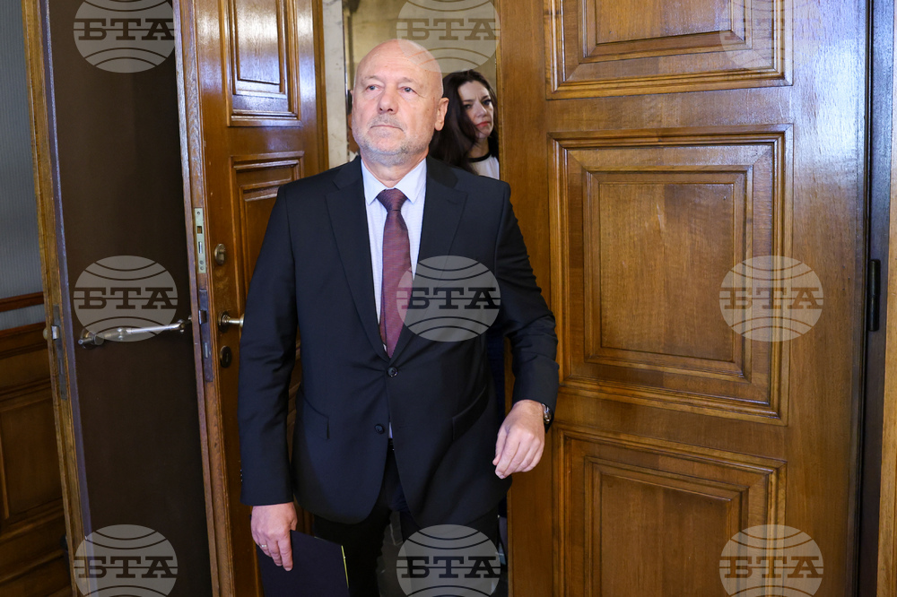 Парламент - Комисия по отбрана - Тодор Тагарев