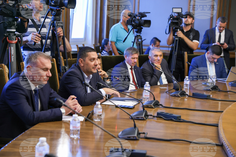 Парламент - Комисия по отбрана