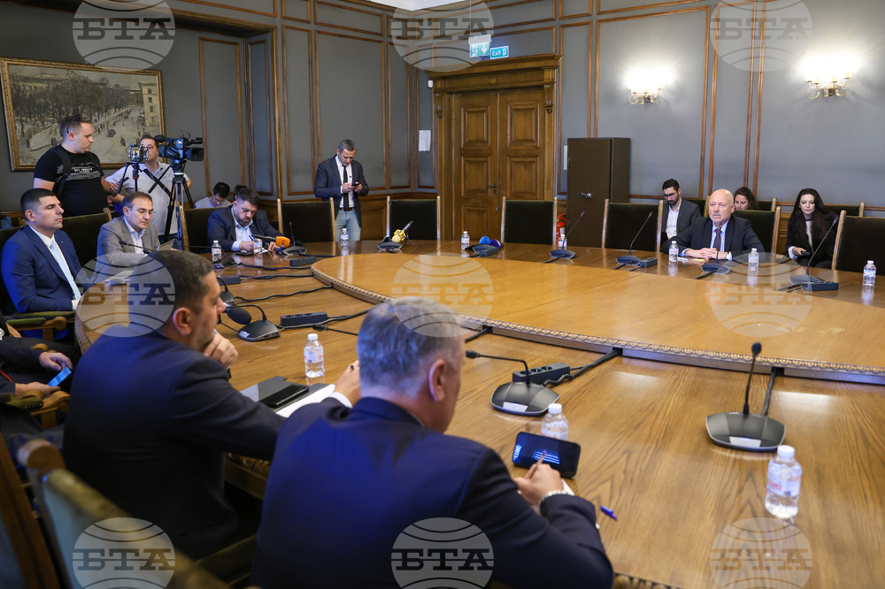 Парламент - Комисия по отбрана