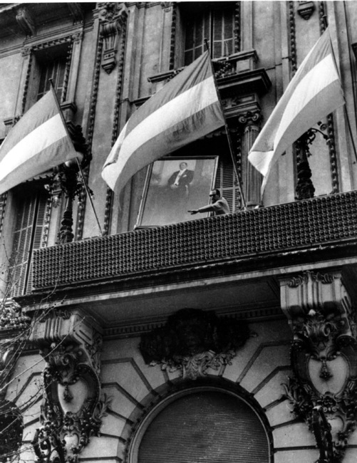 В Аржентина на 19 септември 1955 г. е извършен военен преврат, с който е свален от власт президентът Хуан Перон