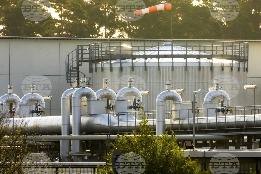 Цената на природния газ в Европа спада до 13-месечно дъно