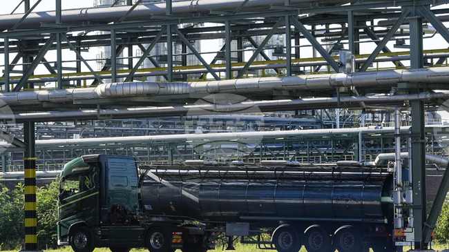 Бизнес климатът в химическата промишленост в Германия се подобрява леко през януари, отчита „Ифо“