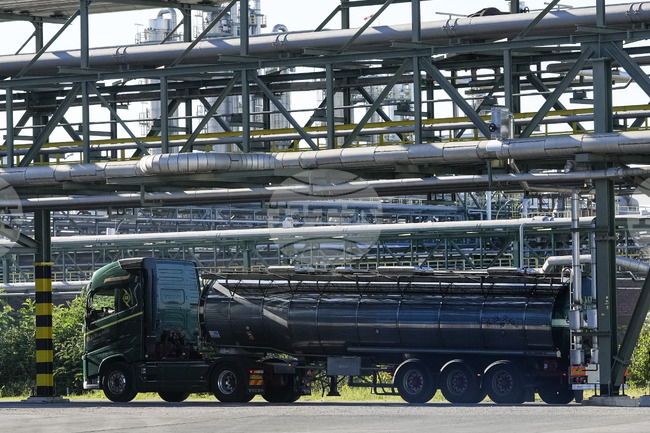 Бизнес климатът в химическата промишленост в Германия се подобрява значително през юни, но остава на отрицателна територия, отчита институтът "Ифо"