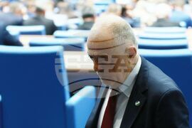 Парламент - извънредно заседание