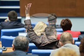 Парламент - извънредно заседание