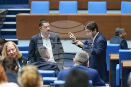 Парламент - извънредно заседание