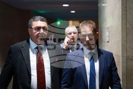 Парламент - извънредно заседание