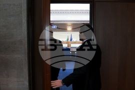 Парламент - извънредно заседание