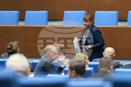 Парламент - извънредно заседание