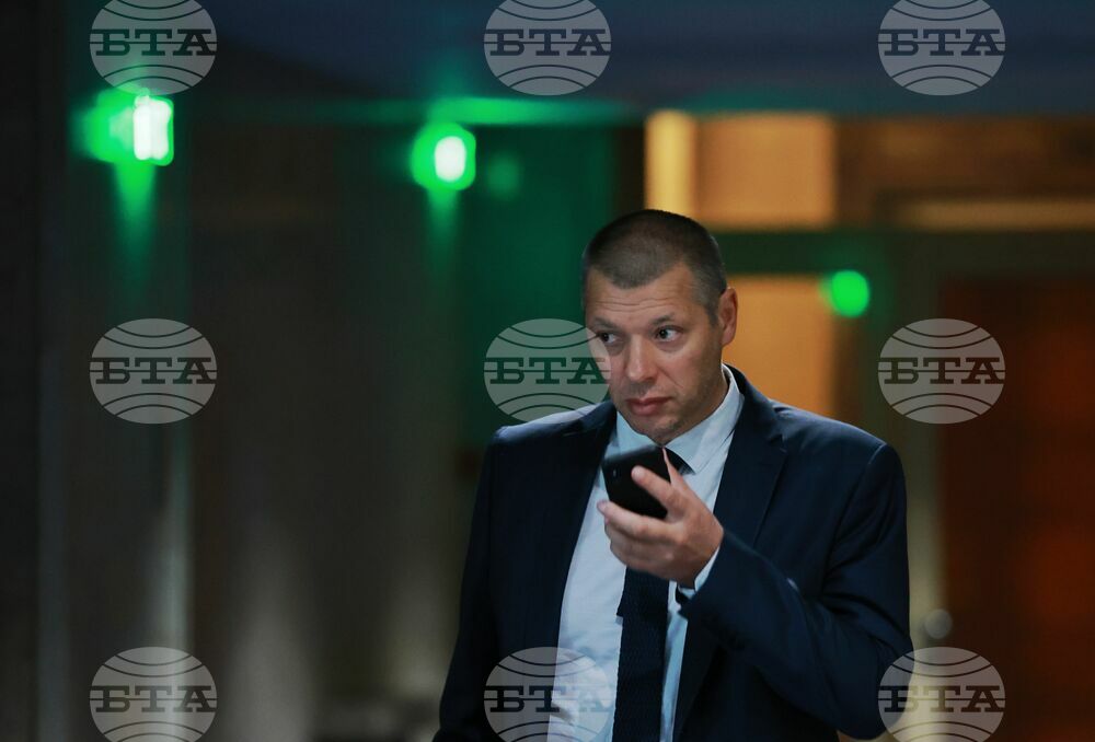 Парламент - извънредно заседание
