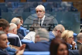 Парламент - извънредно заседание