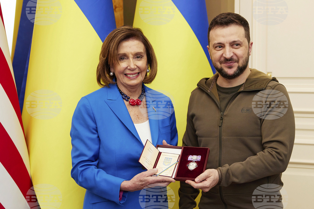 Зеленски съобщи днес, че се е срещнал с председателката на американската Камара на представителите Нанси Пелоси