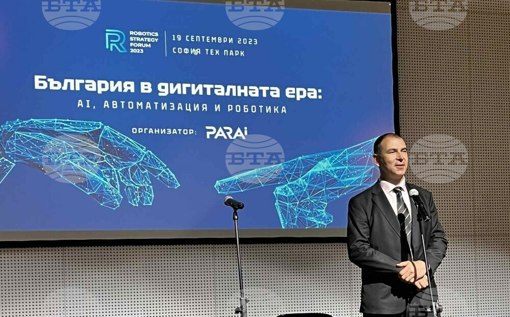 Министерство на иновациите и растежа: Зам.-министърът на иновациите проф. Ангелов откри изложение за роботи в София