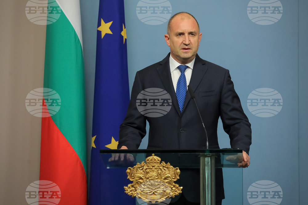 Президентът: Никоя политическа демагогия не оправдава да се залага живота на почтения човек и да се унищожават постиженията на труда на поколенията преди нас