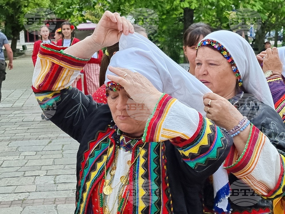 Кърджали - фолклорно надиграване „Танцувай с нас“