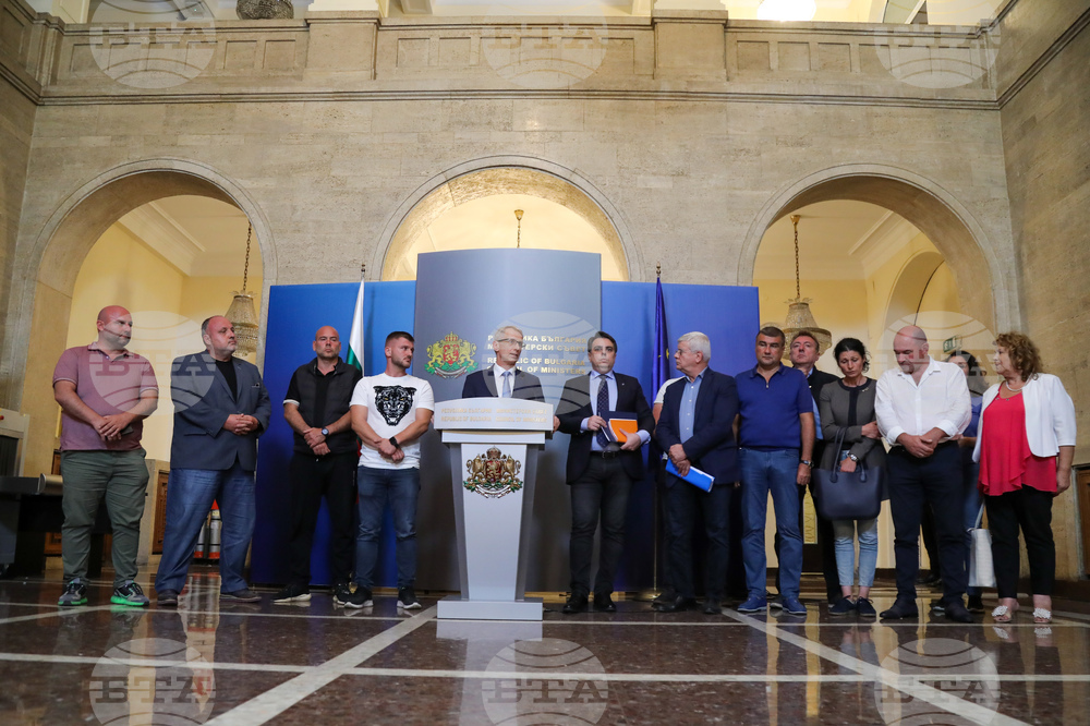 Премиер - министри - контактна група от Инициативен комитет за общонационален земеделски протест - брифинг