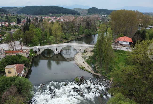 Четири села са без ток в община Невестино заради силен вятър 