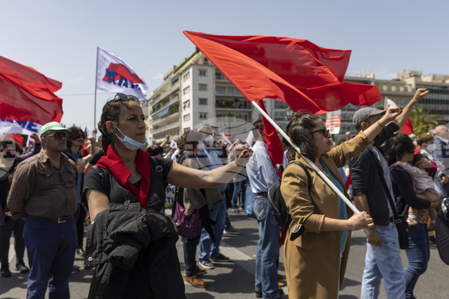 Денят на труда се отбелязва с големи шествия в Атина и Солун