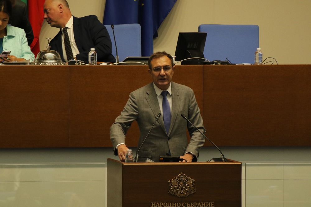 Борислав Гуцанов: Внасяме комисия в Парламента да провери манипулиран ли е машинния вот