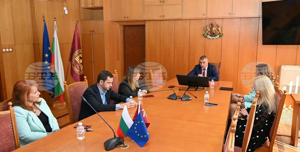 Увеличават се заплатите в Университета за национално и световно стопанство