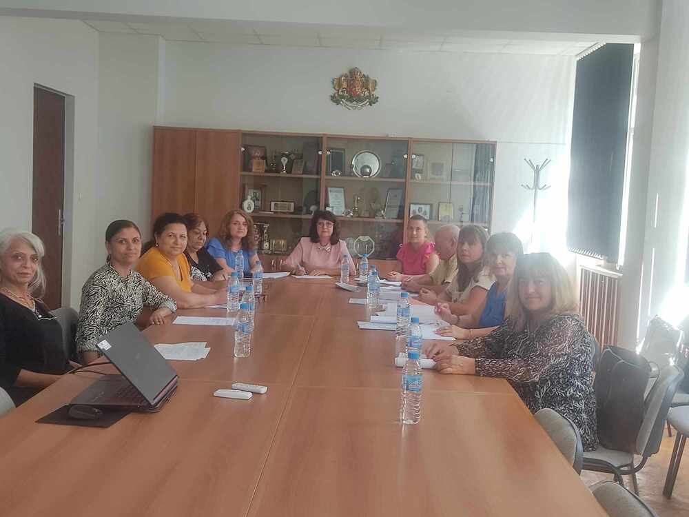 Община Добрич: Стартира изпълнението на проект „Равен шанс за достъп до качествено образование и превенция на вторична сегрегация“ на Община град Добрич