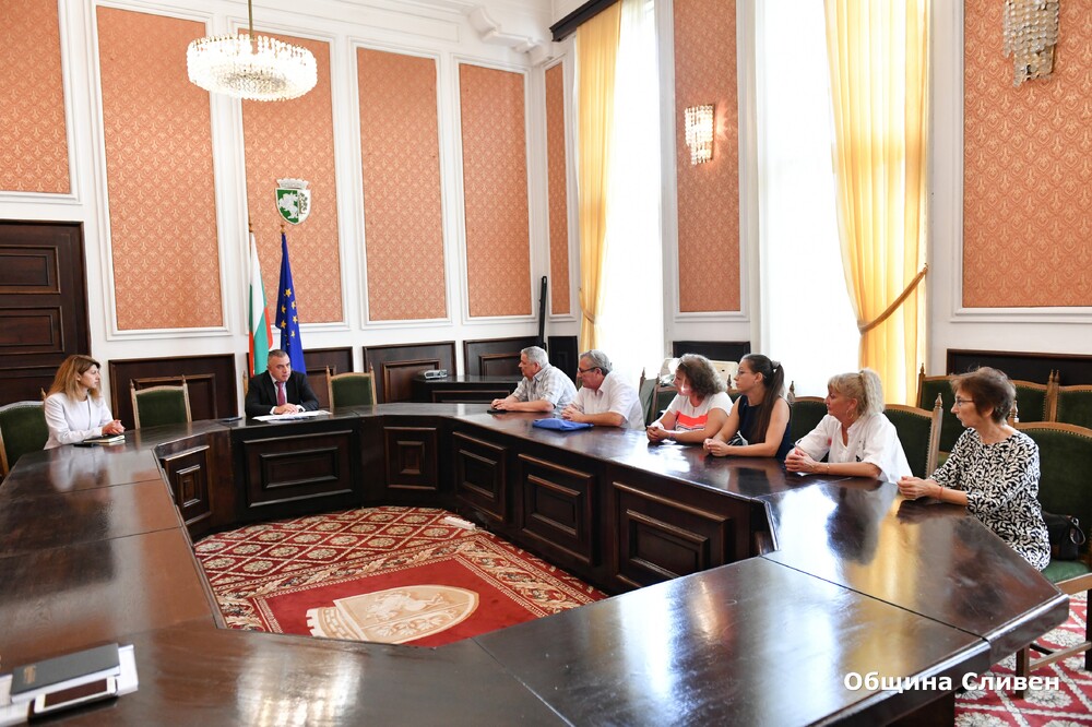 Община Сливен: Кметът и синдикатите в здравеопазването подписаха Колективния трудов договор за 2023 г. 