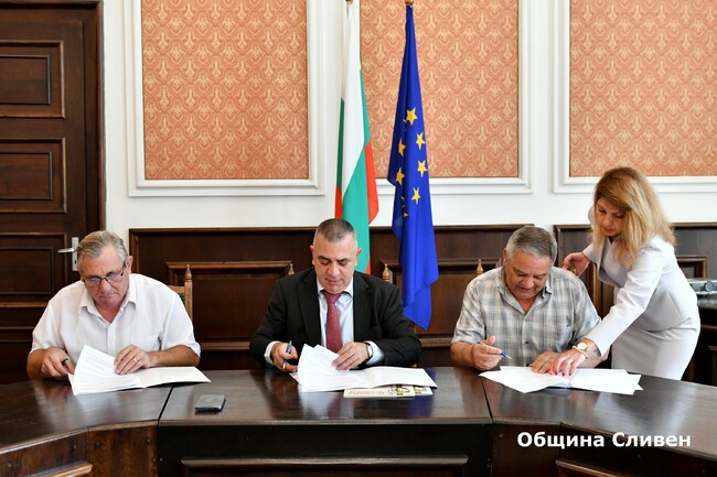 Увеличават с близо 6 на сто заплатите на медицинските специалисти в детските градини, училищата и млечната кухня в Сливен