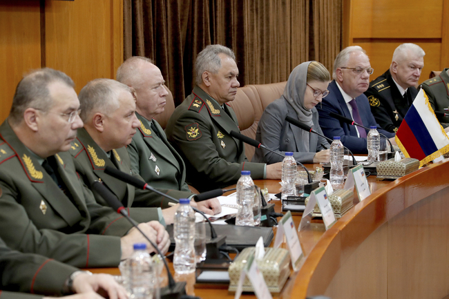 Руско-иранските отношения достигнаха до ново равнище въпреки противопоставянето на Запада, каза Шойгу