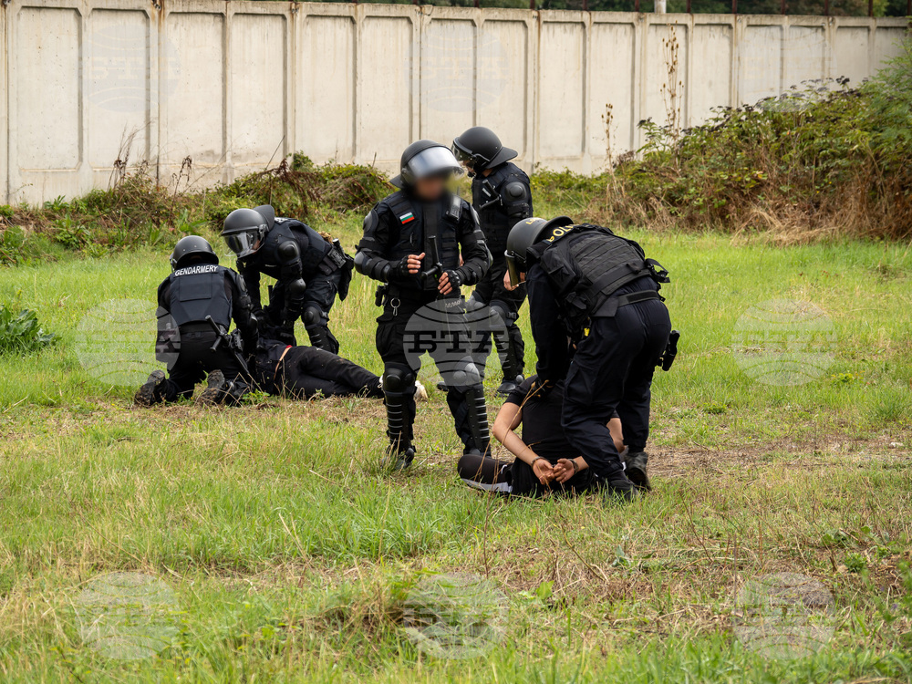 Bulgaria's Interior Ministry Hosts Six-Country Railway Police Exercise